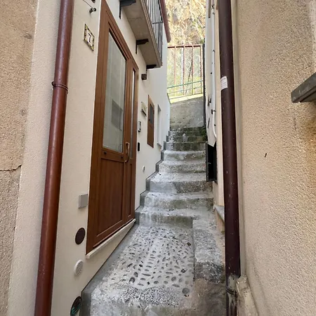 Ad Un Passo Dalla Rocca Luxury Apartment Cefalu